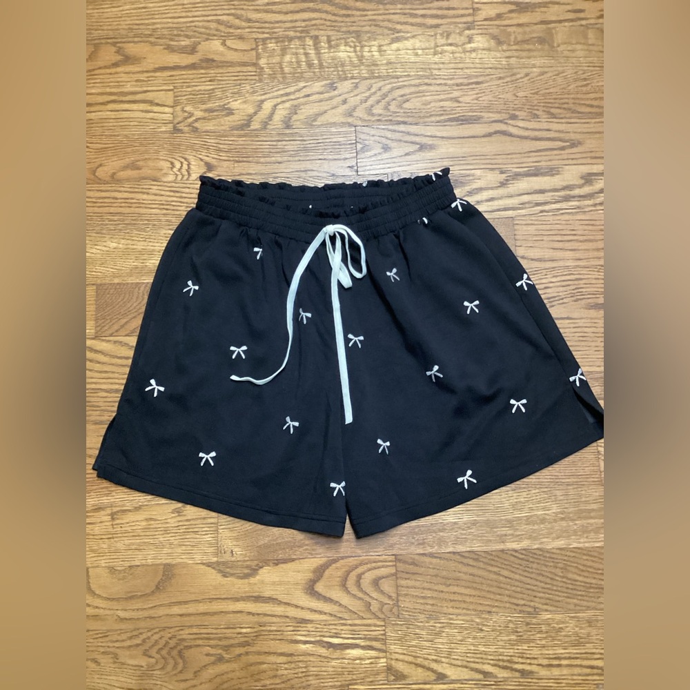 Davi & Dani Ribbon embroidered elastic waist shorts Black Size Large